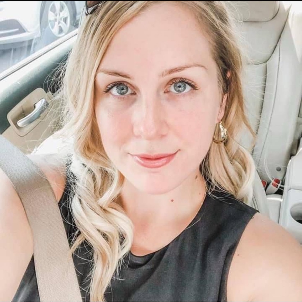 Meet your Posher, Carla